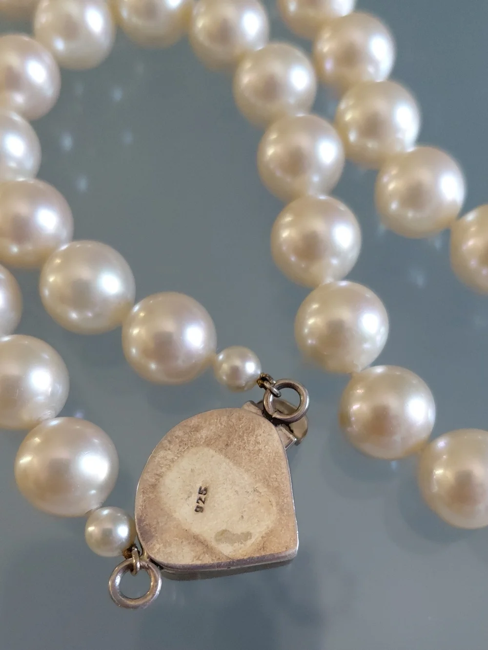 Vintage Pearlized Glass Bead Necklace Sterling Silver 925 Mother of Pearl Clasp